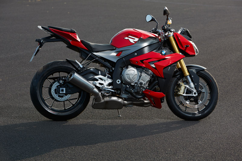 Illustration for article titled The BMW S 1000 R – New High-Performance Roadster Based On The S 1000 RR